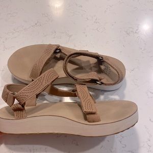 Women’s khaki TEVAs